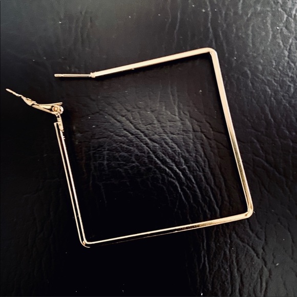 💗 Gold Large Square Hoop Earrings NEW - Picture 7 of 9